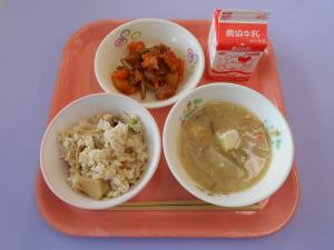 601キロカロリー、たけのこごはん、ぎゅうにゅう、ぶたにくとやさいのあげからめ、みそけんちんじる