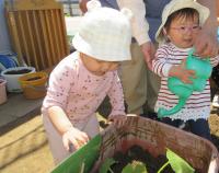 私もお水あげるね