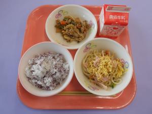 622キロカロリー、ゆかりごはん、ぎゅうにゅう、ホイコーロー、ひやしちゅうか