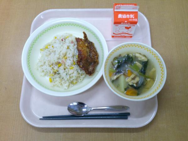 783キロカロリー、ガーリックピラフ、牛乳、豚肉のスタミナソース、もずくのみそ汁