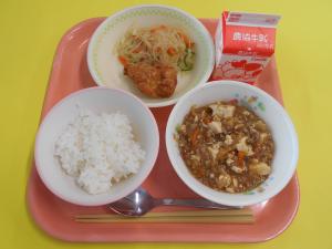 634キロカロリー、ごはん、ぎゅうにゅう、とりにくのこめこからあげ、バンサンスー、マーボーどうふ