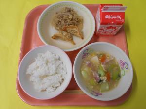 635キロカロリー、ごはん、ぎゅうにゅう、ギョーザ、ヤーコンチャプチェ、コーンたまごスープ