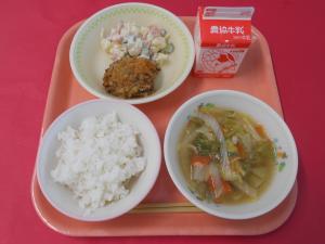 646キロカロリー、ごはん、ぎゅうにゅう、ヤーコンいりやきメンチ、ののいちポテトサラ、ののいちスープ