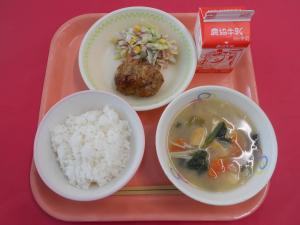 665キロカロリー、ごはん、ぎゅうにゅう、てりやきハンバーグ、ごぼうサラダ、ほうれんそうのみそしる