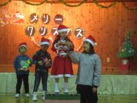 クリスマス会　作った飾りの紹介をしたよ