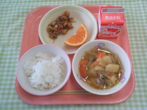 602キロカロリー、ごはん、ぎゅうにゅう、だいずとしらすのごまからめ、にくじゃが、きよみオレンジ